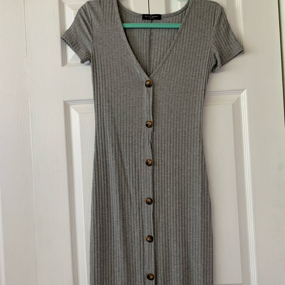 Dress - Picture 1 of 4